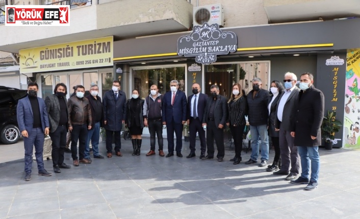 MHP Aydın İl Başkanı Alıcık, Kuşadası’nda vatandaşlarla buluştu