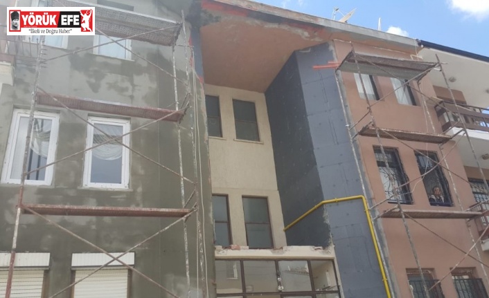 Söke’de inşaattan düşen 2 işçi yaralandı.