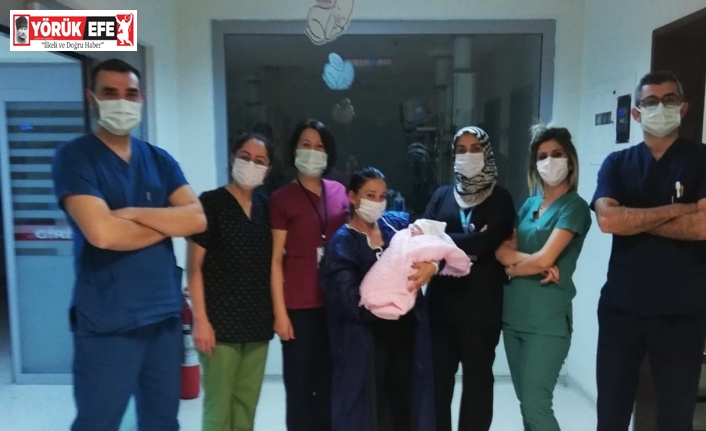 770 gram olarak dünyaya gelen bebek, 2 ay sonra ailesine kavuştu