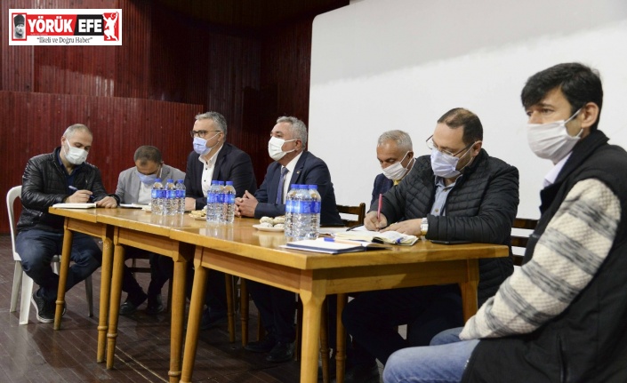 Aydın Büyükşehir Belediyesi Sultanhisarlı muhtarlarla bir araya geldi