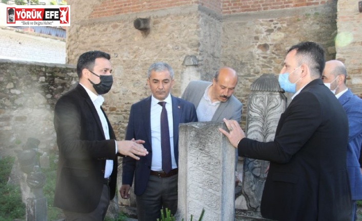 Başkan Kaplan’dan, Adnan Menderes’in hocasına vefa