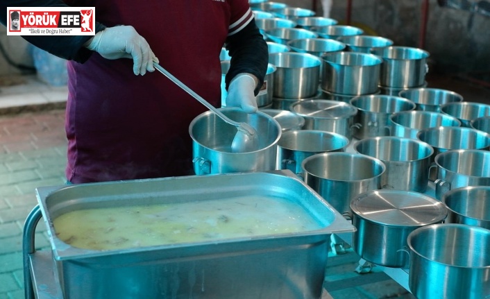 Nazilli Belediyesi 500 kişiye iftar yemeği dağıtıyor