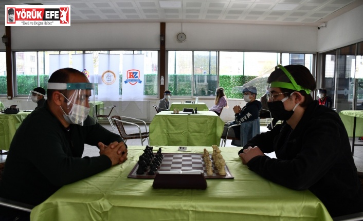 Pandemi döneminin ilk yüz yüze satranç turnuvası Söke’de