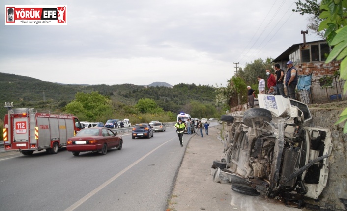 Söke’deki kazada araç yan yattı: 2 yaralı