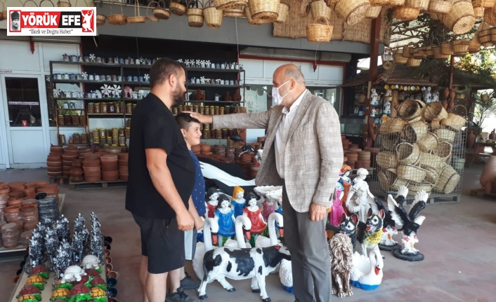 Başkan Ertürk vatandaş ve esnafla buluştu