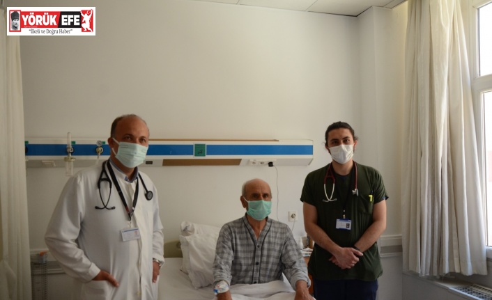 Enfeksiyona neden olan kalp pili kablosu operasyonla çıkarıldı