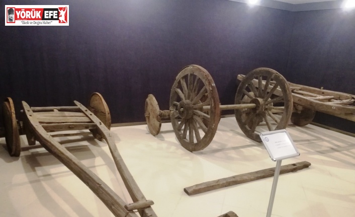 İçeriye giren, “Nereden nereye” diyerek dışarıya çıkıyor