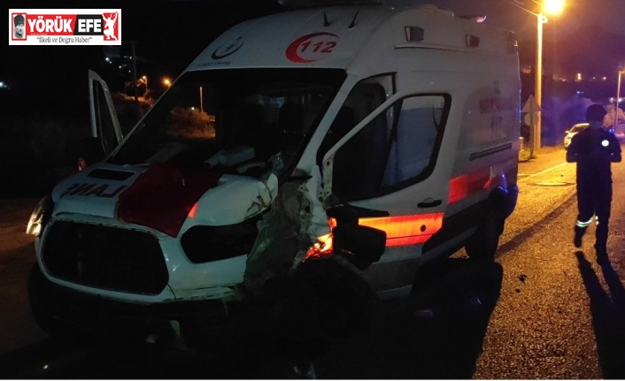 Kuşadası’nda ambulans kaza yaptı: 2 yaralı