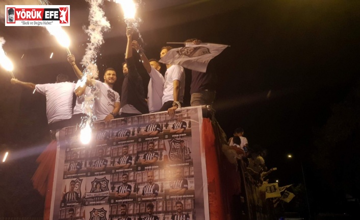 Nazilli Belediyespor, şampiyonluğu şehir turu atarak kutladı
