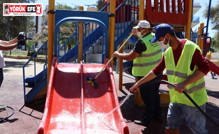 Nazilli’de parklar dezenfekte edildi
