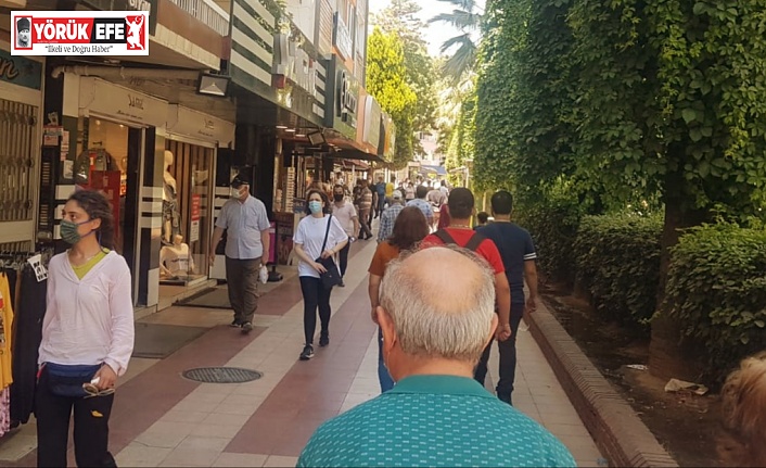 TAM KAPANMA SONRASI HALK SOKAKLARA DÖKÜLDÜ