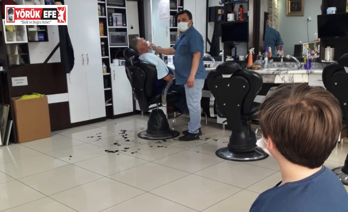 Tam kapanmanın ardından berberlerde yoğunluk oluştu