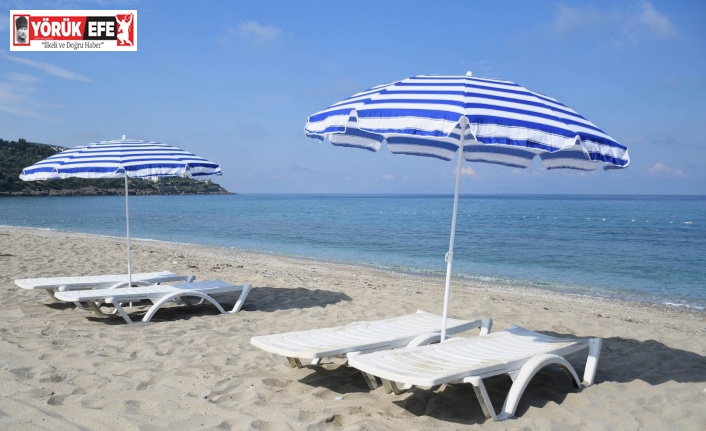 Turizm kenti Kuşadası’nda plajlar misafirlerini bekliyor