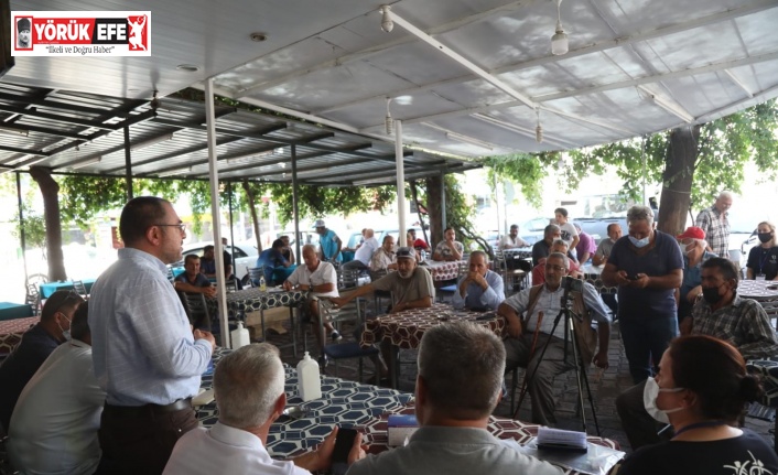 Aydın Büyükşehir bürokratları ’Büyükşehir Sahada’ projesi kapsamında vatandaşları dinliyor