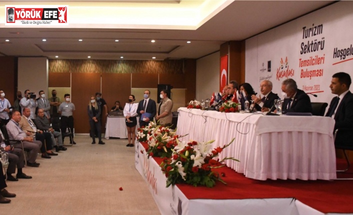 Başkan Akdoğan Kılıçdaroğlu’na turizm sektörüyle ilgili raporu teslim etti