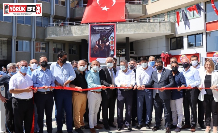 Başkan Özcan, “Direnen Filistin” sergisine katıldı