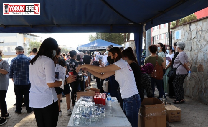 Başkan Özcan YKS’de öğrencilerin yanında