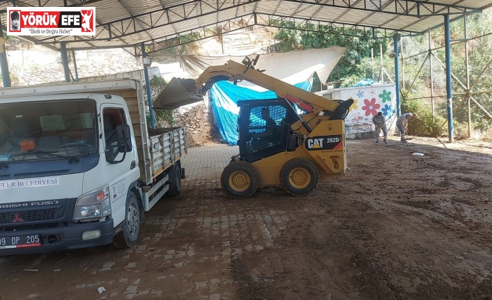 Efeler Belediyesi, sel felaketinin yaralarını sarıyor
