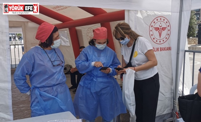 Kuşadası’nda aşı çadırı kuruldu