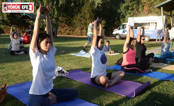 Kuşadası’nda  Dünya Yoga Günü etkinliği