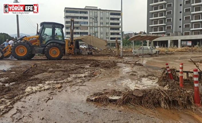 Nazilli’de sağanak yağmur etkili oldu