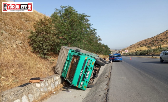 Alkollü sürücü, yola sığmayınca kaza yaptı