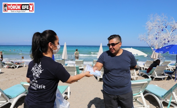 Aydın Büyükşehir Belediyesi sahillerde maske dağıttı