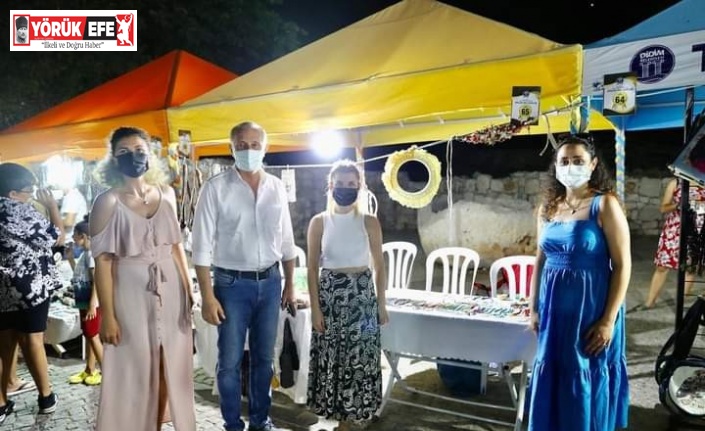 Başkan Atabay, yoğun ilgi gören takı stantlarını gezdi