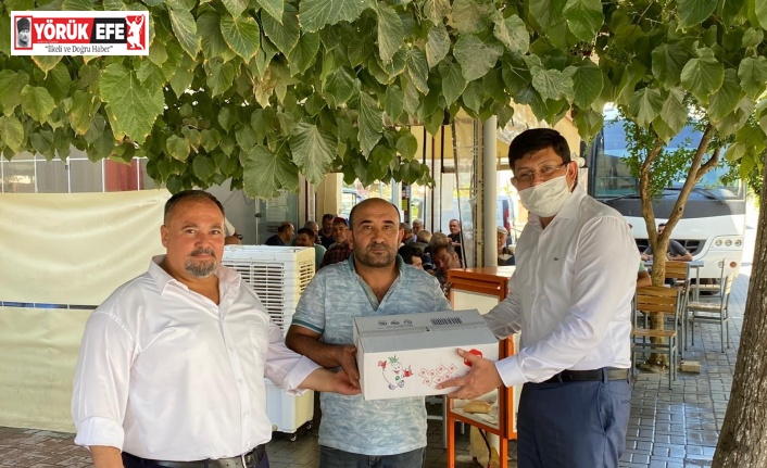 Başkan Özcan’dan kahveci esnafına tatlı sürpriz