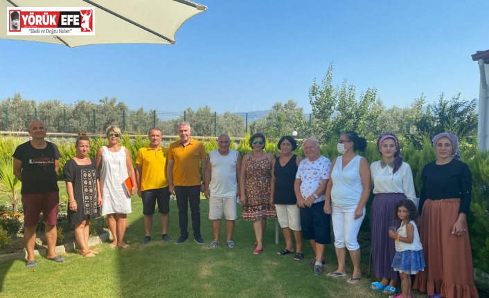 Kuşadası Belediyesi halkın sorunlarını yerinde dinliyor