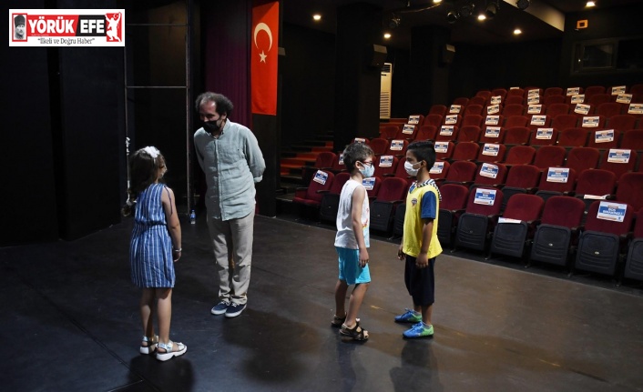 Kuşadası’nda çocuklara yönelik drama eğitimi devam ediyor