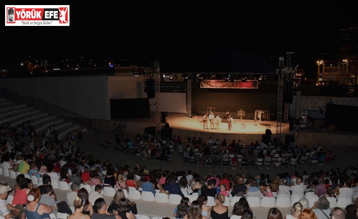 Kuşadası’nda pandemi sonrası ilk tiyatro oyunu