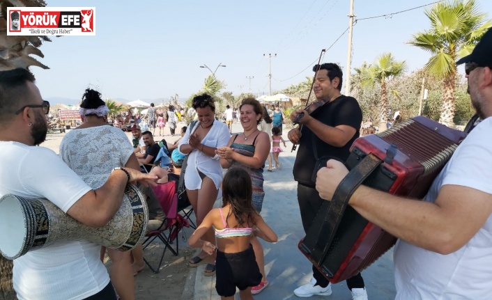 Müzisyenler bayramda da coşturdu