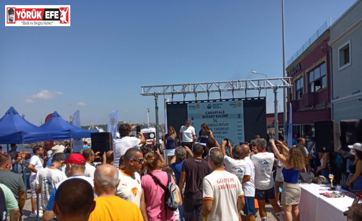 Kuşadalı yüzücü, Çanakkale Boğazı Yüzme Yarışması’nda dereceye girdi