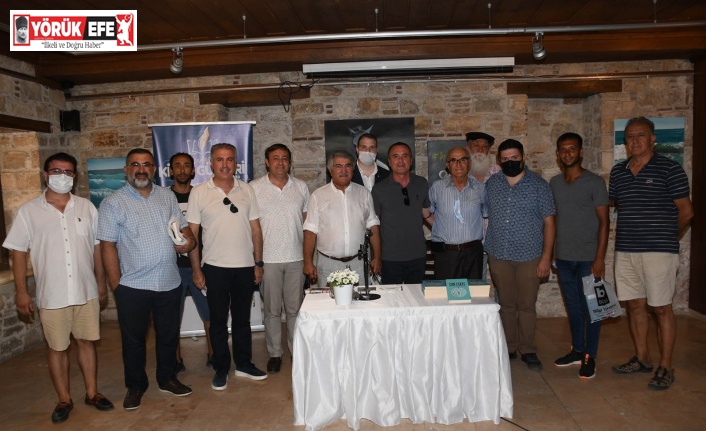 Kuşadası Kitap Günleri kapsamında Sağlar ve Gazalcı vatandaşlarla buluştu