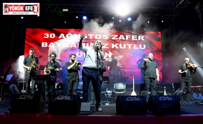 Kuşadası’nda Zafer Bayramı coşkusu Volkan Konak ile devam etti