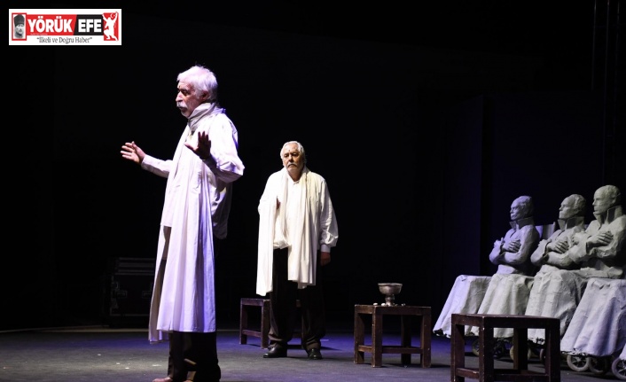 Kuşadası’ndaki tiyatro oyunu ilgi gördü