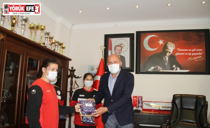 Kuyucaklı sporcular ödüllendirildi