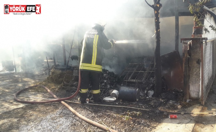 Söke’de çıkan yangında ev küle döndü