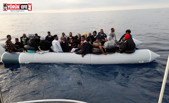 Yunanlıların Türk karasularına bıraktığı 33 düzensiz göçmen kurtarıldı