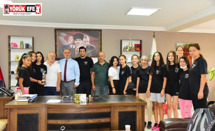 Başkan Kaya, şampiyon olan İncirliova Kız Basketbol Takımı’nı ağırladı