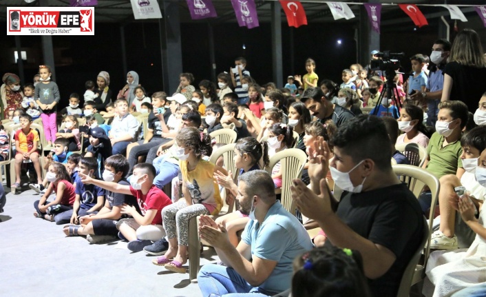 Çocuklar kurtuluşun coşkusunu tiyatroyla yaşadı