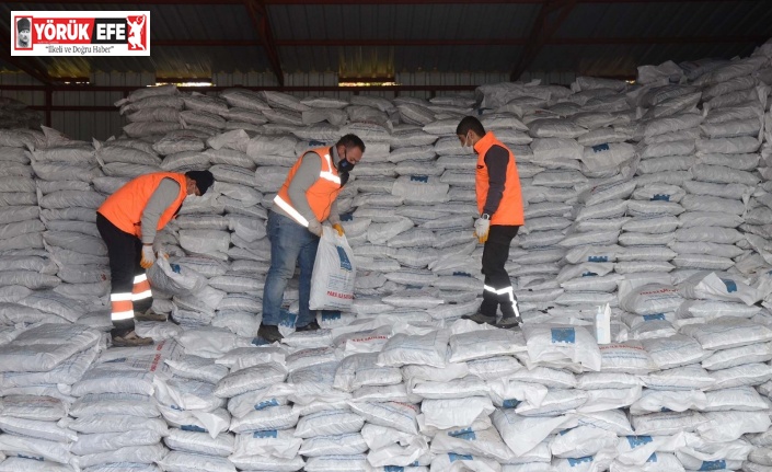 Kuşadası’nda 2 bin 500 aileye yakacak yardımı