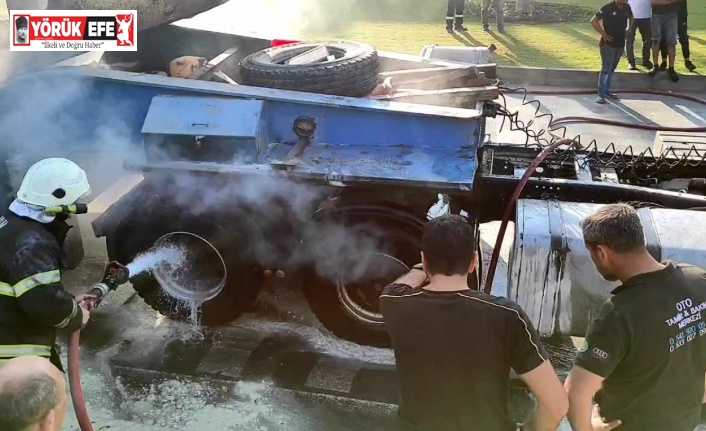 Kuşadası’nda lastiği patlayan çekicide yangın çıktı