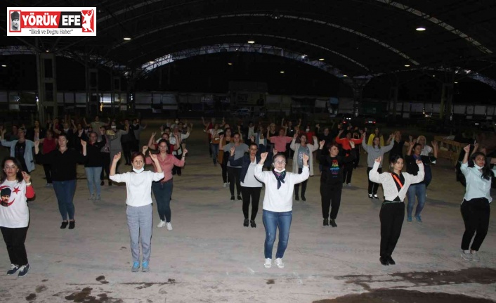 Aydın’da 98 kadın, Cumhuriyeti zeybek oynayarak kutlayacak