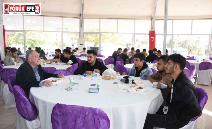 Başkan Öndeş üniversite öğrencileri ile yemekte buluştu