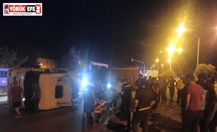 Çine’de devrilen tırın sürücüsü yaralandı