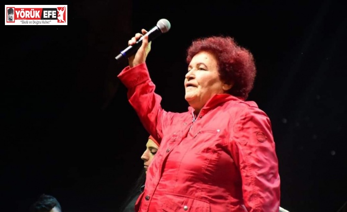 Didim’de 29 Ekim etkinlikleri kapsamında Selda Bağcan sahne aldı