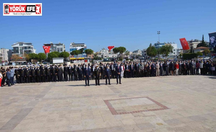 Didim’de 29 Ekim kutlamaları çelenk sunumu ile başladı