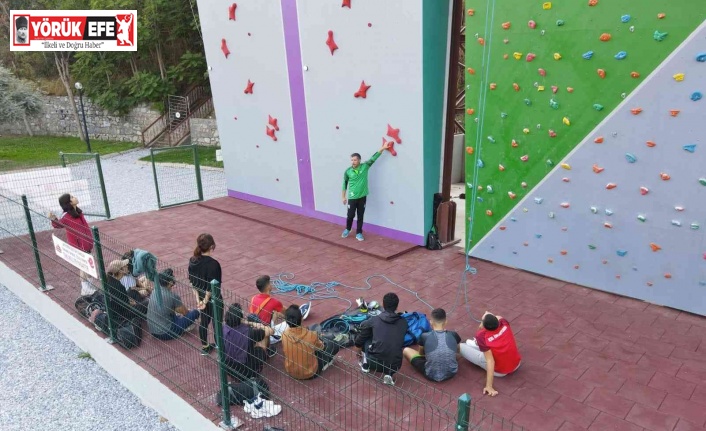 Efeler Belediyesi’nin tırmanma duvarı BESYO öğrencilerini ağırladı